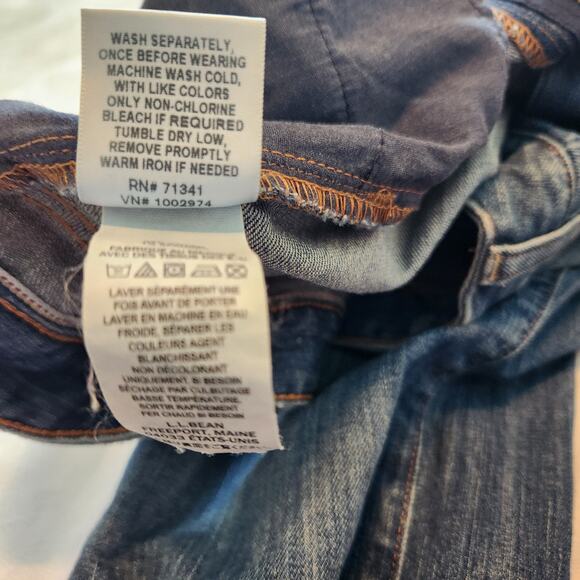 L.L. Bean Favorite Fit Jeans Women’s Size 12 Regular Blue Denim Stretch - Picture 7 of 8